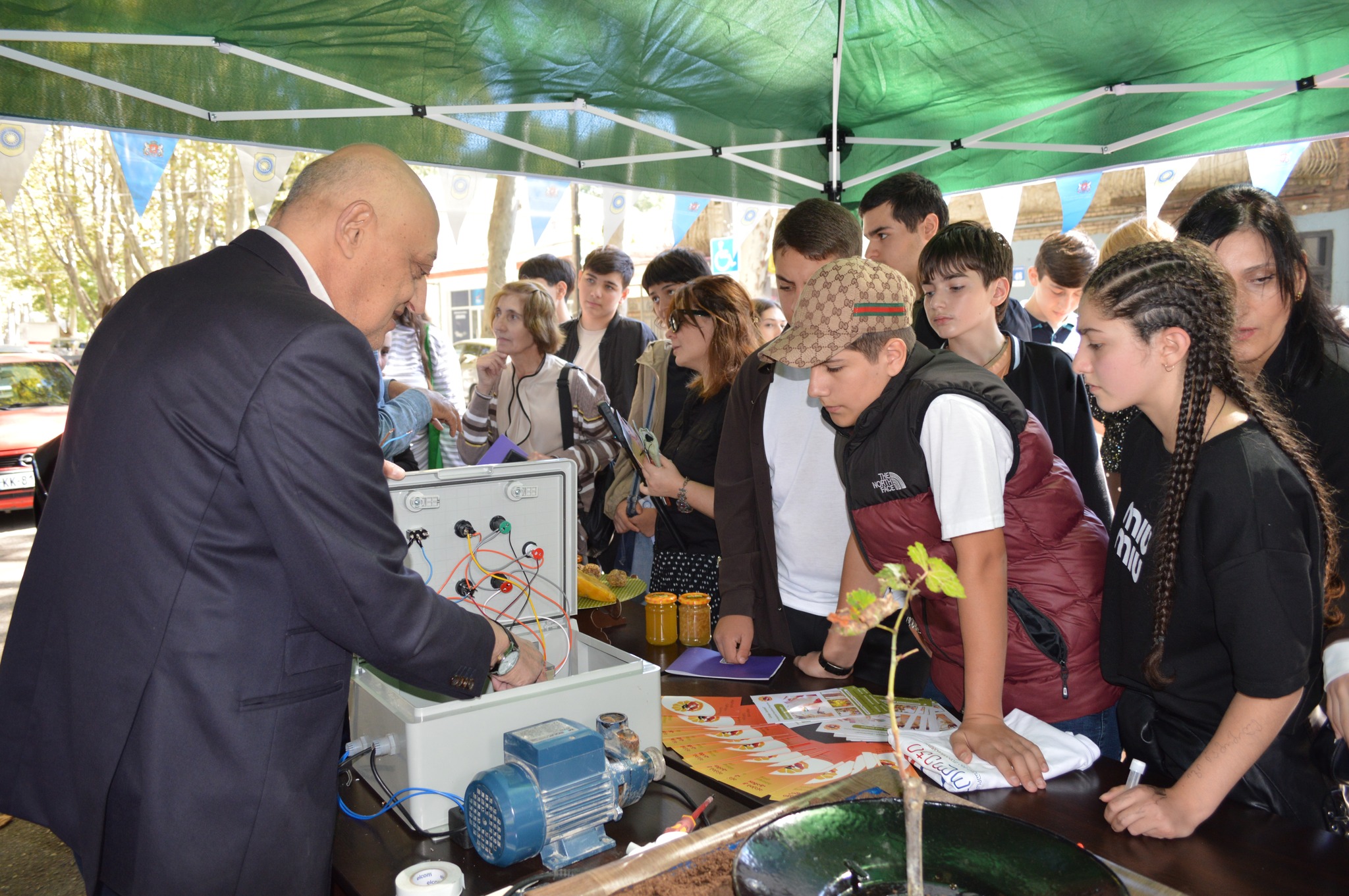 555044673 1352809456850223 7976048786483637696 n